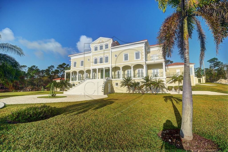 Magnificent Waterfront Estate Grand Bahama, Bahamas