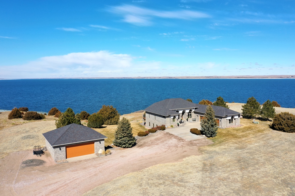 Fuller & Associates Realty, LLC